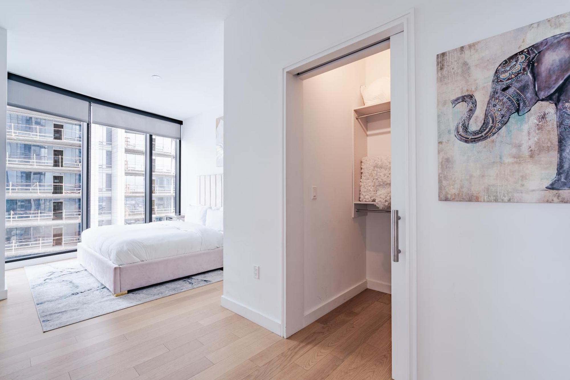 Appartement 3 Bed 3 Bath Penthouse At Prime Location *
